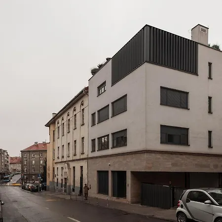 The Base * Zagreb